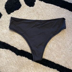 NWOT! SKIMS Fits Everybody Thong